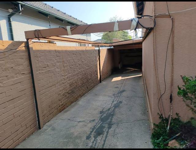 2 BEDROOM HOUSE FOR SALE IN KENSINGTON